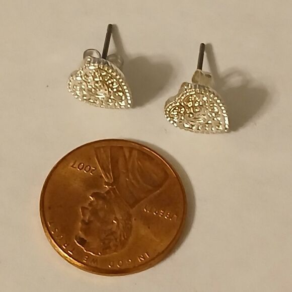 Silver Tone Heart Shaped Engraved Elegant Stud Earrings - Picture 5 of 7